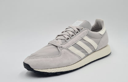 *NEU* 2019 Adidas Forest Grove (Oregon) Grau Gr. UK 9,5 / EUR 44