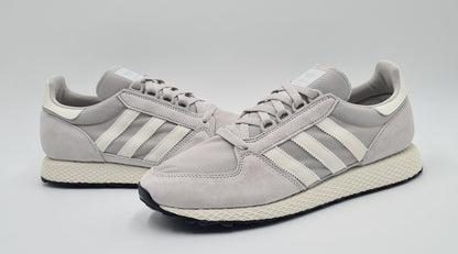 *NEU* 2019 Adidas Forest Grove (Oregon) Grau Gr. UK 9,5 / EUR 44