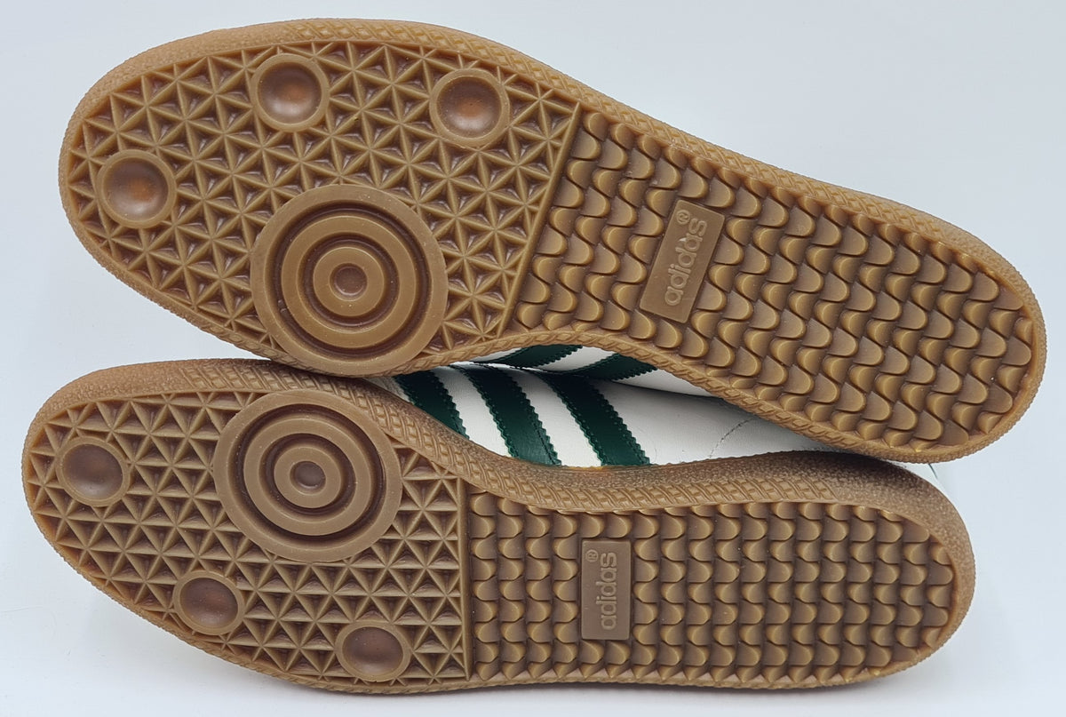 *NEU* Vintage 1980er Adidas Universal mit grünen Streifen UK 9 / EUR 43 1/3