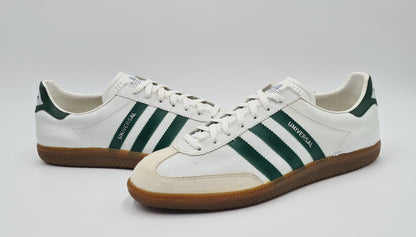 *NEU* Vintage 1980er Adidas Universal mit grünen Streifen UK 9 / EUR 43 1/3